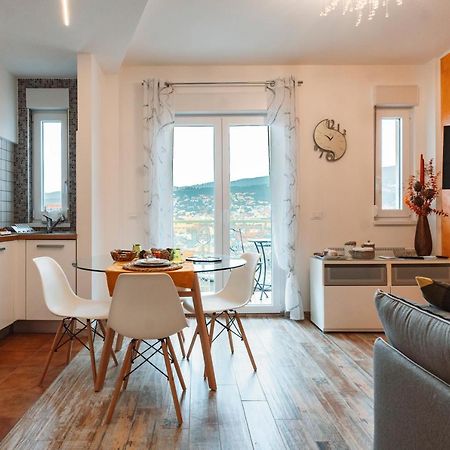 Appartement San Giusto Elegante Bilocale Con Balcone E Vista à Trieste Extérieur photo