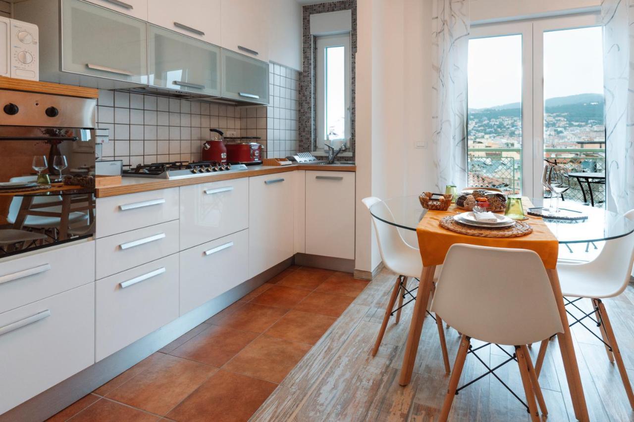 Appartement San Giusto Elegante Bilocale Con Balcone E Vista à Trieste Extérieur photo